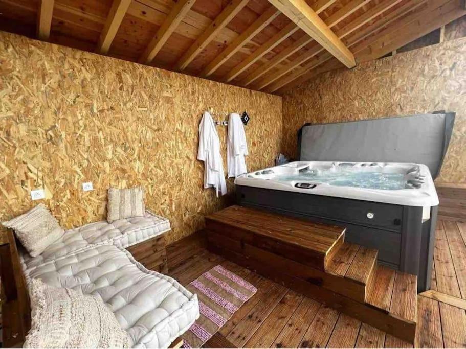 Gite A La Ferme Avec Jacuzzi Et Piscine Chauffee Saint-Felix-de-Tournegat Esterno foto