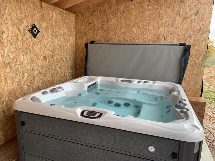 Gite A La Ferme Avec Jacuzzi Et Piscine Chauffee Saint-Felix-de-Tournegat Esterno foto